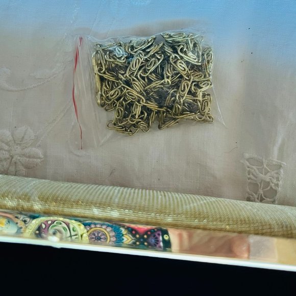 New Gold Evening Purse. - Picture 12 of 15